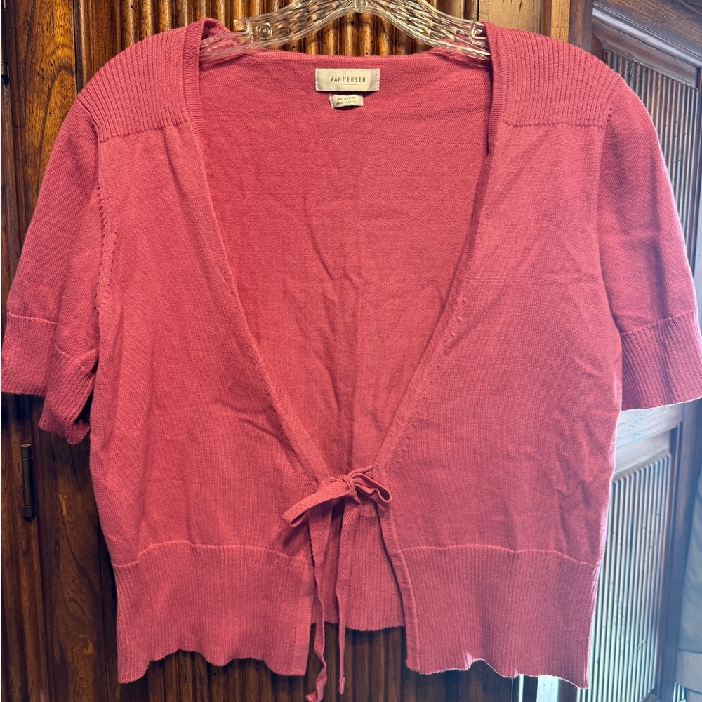 Van Heusen Rose Cardigan with Tie Detail
Size medium new without tags